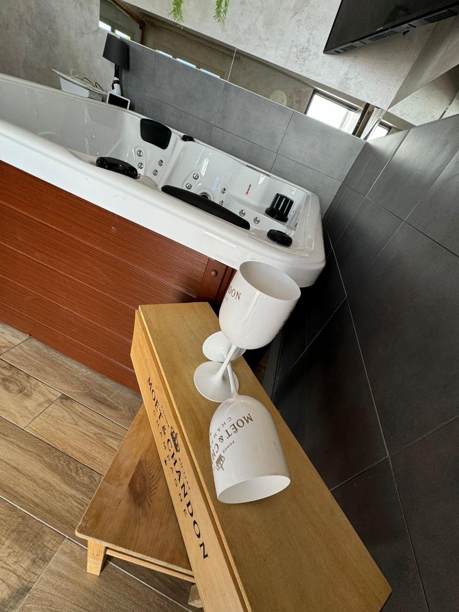 Atena B&B Apartments Platino San Silvestro  Dış mekan fotoğraf