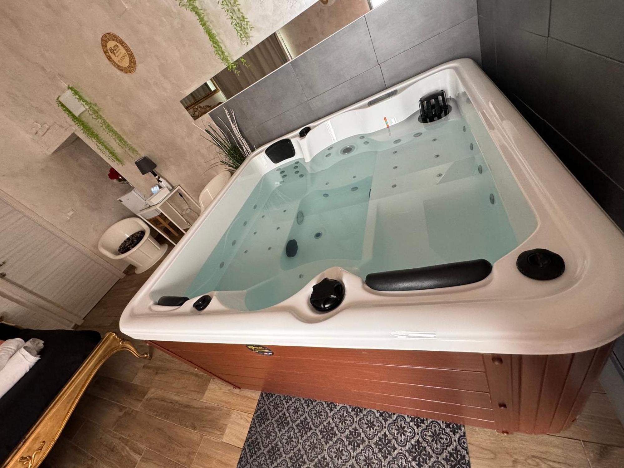 Atena B&B Apartments Platino San Silvestro  Dış mekan fotoğraf